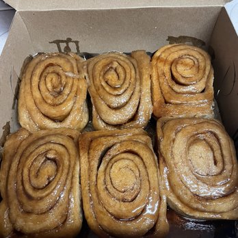 Cinnamon Roll Place - Cinnamon rolls box - Bakeries Near Me - Kihei, Hawaii