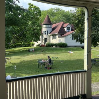 Idlwilde Inn - The carriage house. - Bed & Breakfast Near Me - Watkins Glen, New York Idlwilde Inn - The carriage house. - Bed & Breakfast Near Me - Watkins Glen, New York
