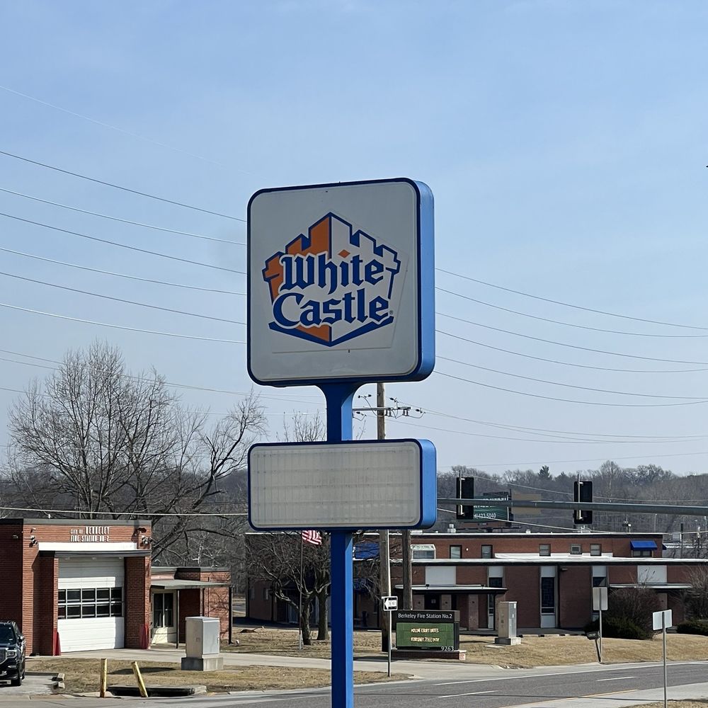 a sign for a white castle a sign for a white castle