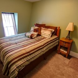 Yough Riverhouse - Queen bedroom 3