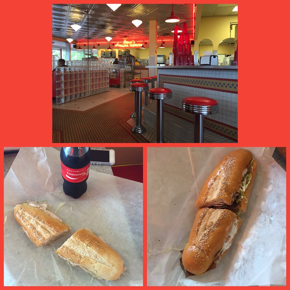 Fitting ambiance with large Turkey and Gyro subs.