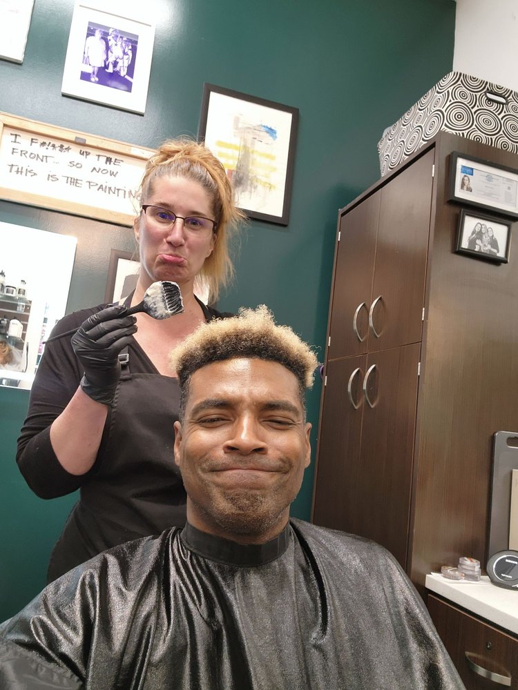 Debra Weite Hair and Makeup Logo