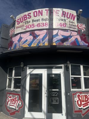 Subs On The Run by null