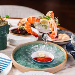 Blu Ember - Jumbo Shrimp Cocktail 冰鲜鸡尾虾