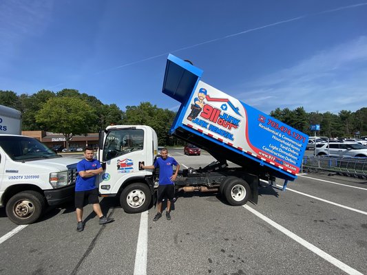 DUMPSTER RENTALS - Get A Roll-Off Dumpster
Find the Right Roll Off Dumpster For You!
911 JunkOut offer 12 to 16 cubic yard sizes in the Northern Virginia area.We offer sizes for small home projects to large, commercial demolitions.
Why 911 Junk Out?
Our flat rates include delivery, pickup, disposal and your rental period. We’ll work with you to get you the right size container for your project. Our long rental periods let you work at your pace.

Disclaimer: All dumpster dimensions may vary slightly but volume is accurate. Prices and availability are subject to change without notice.
