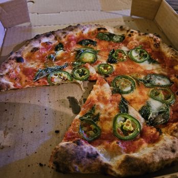 Vivace Pizza - Margherita with fresh jalapeños - Food Trucks Near Me Vivace Pizza - Margherita with fresh jalapeños - Food Trucks Near Me