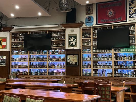 Fritz & Franz Bierhaus by null