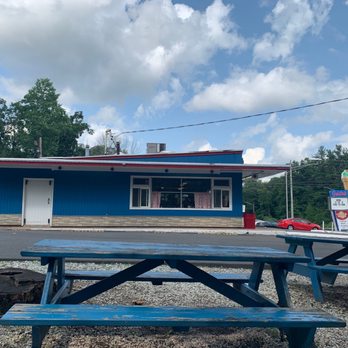 New Guida's Restaurant - Building & seating area - Hot Dogs Near Me - Middlefield, Connecticut New Guida's Restaurant - Building & seating area - Hot Dogs Near Me - Middlefield, Connecticut