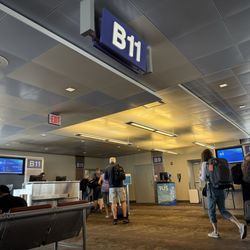 American Airlines - Gate b11