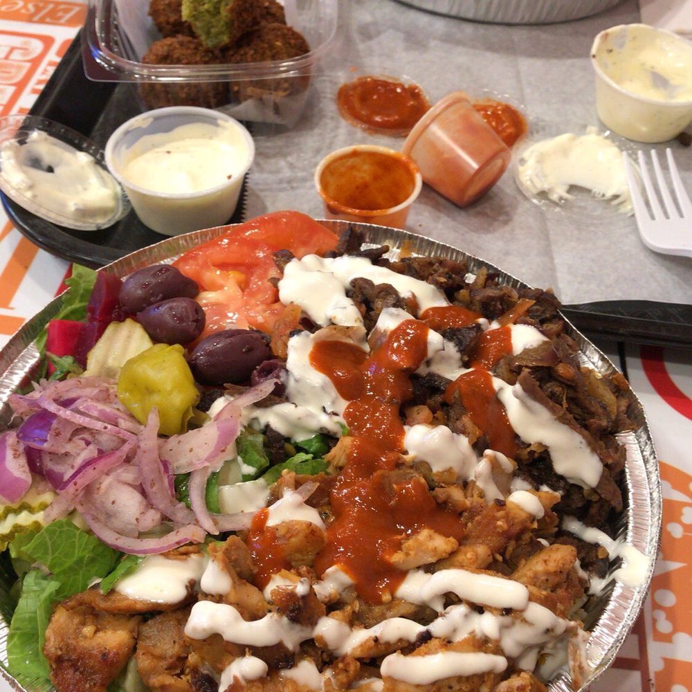 Shawarmania - Amazing food and service is great . Big size platter is 12.99which is like for two damn ppl and it's worth it. Try it out - Halal Near Me - Astoria, New York