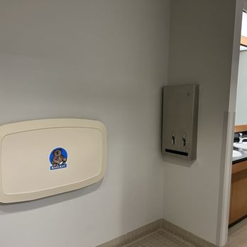Kohl's - Women's restroom - Department Stores Near Me - PARKER, Colorado