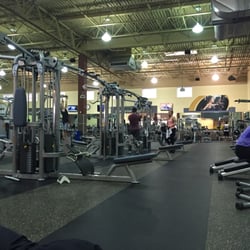 5 o'clock pm and not crowded, what a wonderful feeling to not have to wait for equipment.