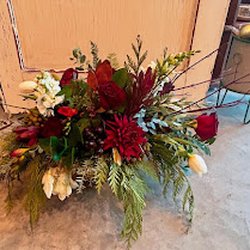 Fleur Seasons Designs - Dark reds and white for a Christmas Classic