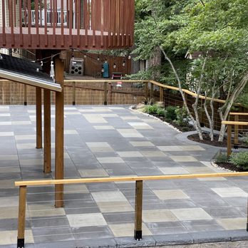 LA landscape - a patio area with a deck and stairs - Landscape Architects or Designers Near Me LA landscape - a patio area with a deck and stairs - Landscape Architects or Designers Near Me