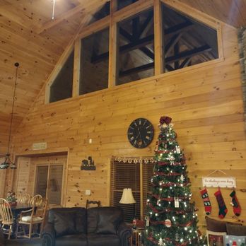 Southern Comfort Cabin Rentals - Interior living room - Vacation Rentals Near Me - Blue Ridge, Georgia Southern Comfort Cabin Rentals - Interior living room - Vacation Rentals Near Me - Blue Ridge, Georgia