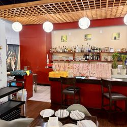 Khao Hom Thai and Sushi Restaurant