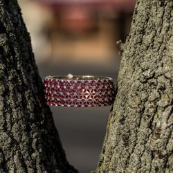 East West Jewelers - Whats That Over In The Trees ?!!