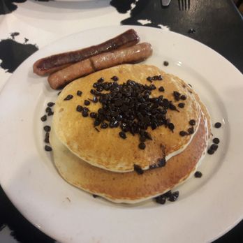 Maureen's Kitchen - Chocolate chip pancakes, really good. Could add some bananas on top though. - Breakfast & Brunch Near Me - Smithtown, New York