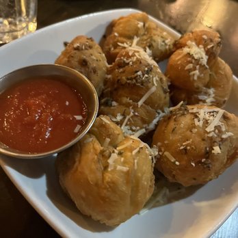 Rorschach Brewing Company - Garlic knots - Brewpubs Near Me - Toronto, Ontario Rorschach Brewing Company - Garlic knots - Brewpubs Near Me - Toronto, Ontario