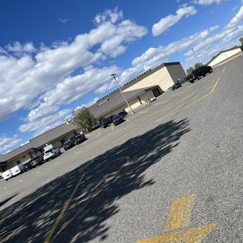McLoughlin Middle School - Back parking lot - Middle Schools & High Schools Near Me - Pasco, Washington McLoughlin Middle School - Back parking lot - Middle Schools & High Schools Near Me - Pasco, Washington