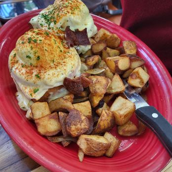 Tower Cafe - Breakfast & Brunch Near Me - Sacramento, California