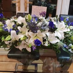 Ivy - Second order, this time for a funeral.  Wonderful flowers and easy to make the arrangements to deliver.