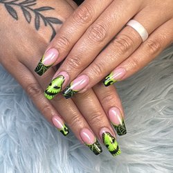Venice Nail Studio - Wicked in Neon