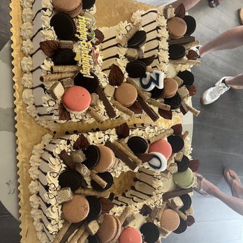 Van's Bakery - Custom 30 cake - Bakeries Near Me - Garden Grove, California Van's Bakery - Custom 30 cake - Bakeries Near Me - Garden Grove, California