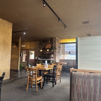 Timberline Restaurant - Dining area, clean, neat, nice decor - American Near Me - Beaver, Utah