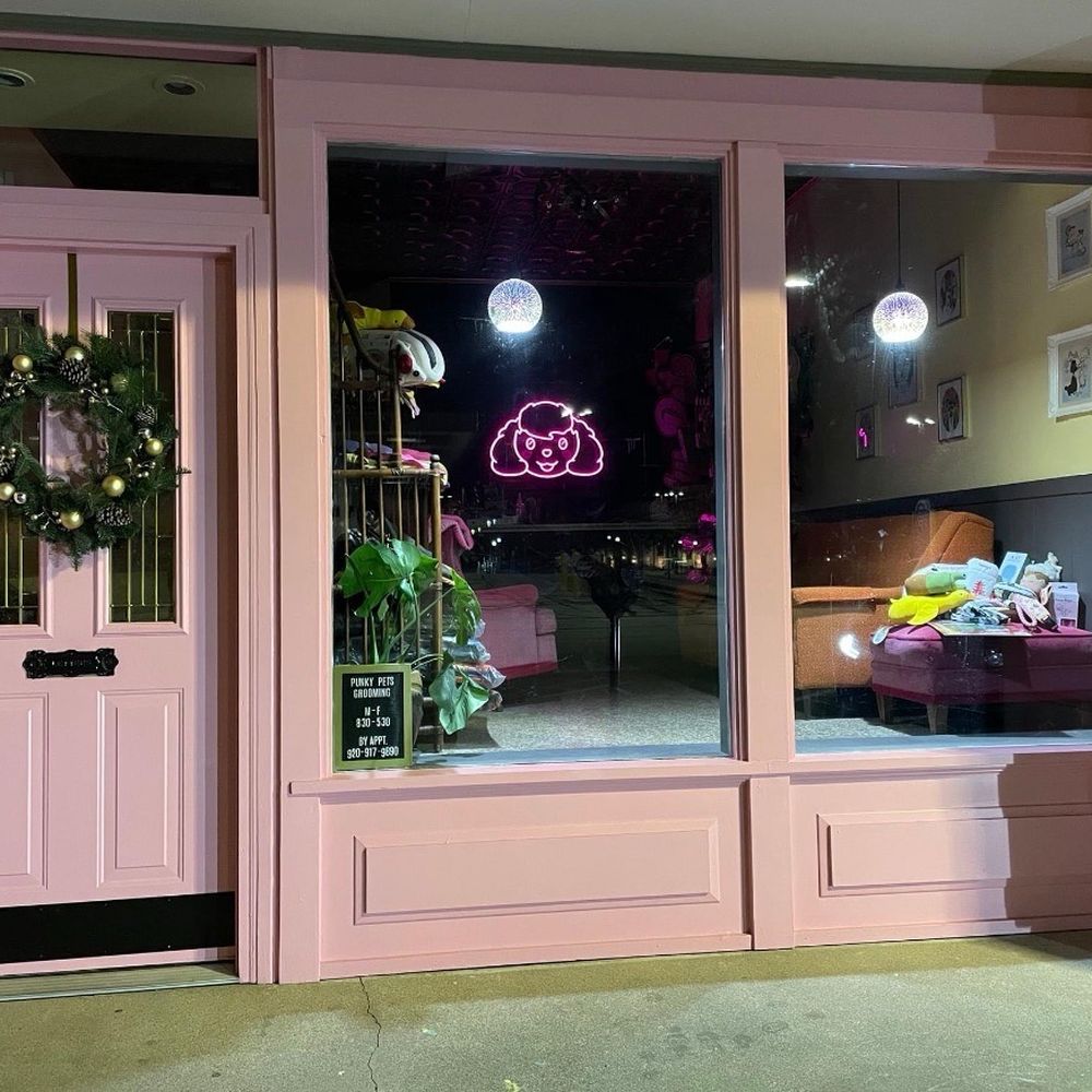Punky Pets Grooming - Front Entrance - Pet Groomers Near Me - Sheboygan, Wisconsin