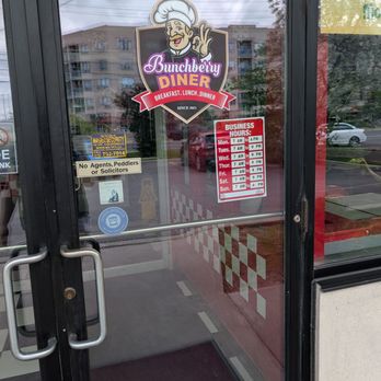 Bunchberry Diner - Entrance with hours of operation - Diners Near Me - Aurora, Ontario