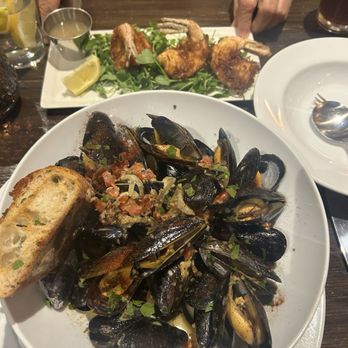 Kw Saltwater Grill - Mussels and coconut shrimp - Seafood Near Me - Fort Bragg, California