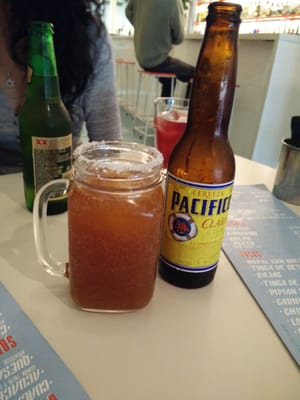 Mano De Santo by null