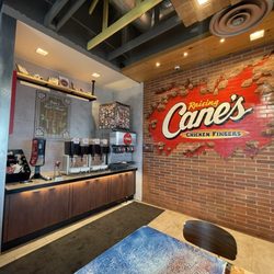 Raising Cane's Chicken Fingers - Fountain Beverage corner