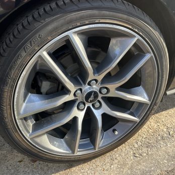 Dr. Wheel Mobile Repair - Houston - Before - Wheel & Rim Repair Near Me