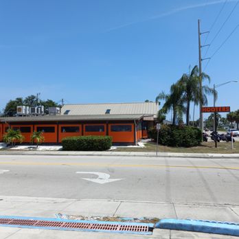 Hooters - Sports Bars Near Me - Cape Coral, Florida