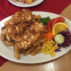 Restaurace U Vítovců - Kuřecí řízečky v mandlové krustě