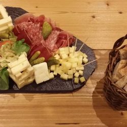 La Petite Auberge - Ploughman Français