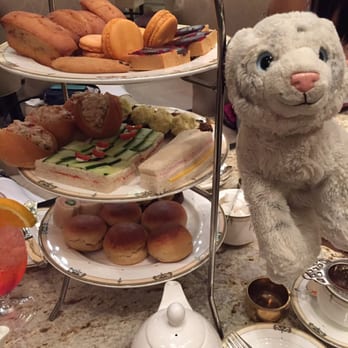 The Drake - These 3 tiers plus 4 pots of tea is for 4 adults, 1 kid. Total cost about $240. - Hotels Near Me - Chicago, Illinois