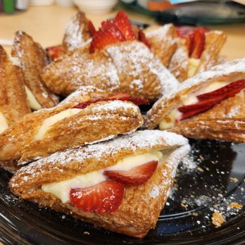 creampan♡ Pastries - Cream Pan Bakery