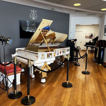 Steinway Piano Gallery - Pasadena - Interior Showroom featuring one of one Pictures at an Exhibition piano. - Piano Stores Near Me - Pasadena, California Steinway Piano Gallery - Pasadena - Interior Showroom featuring one of one Pictures at an Exhibition piano. - Piano Stores Near Me - Pasadena, California