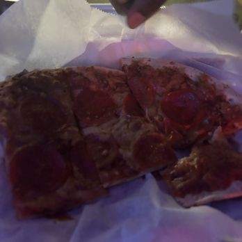Uptown Hookah Lounge - Pizza they serve - Lounges Near Me - Overland, Missouri