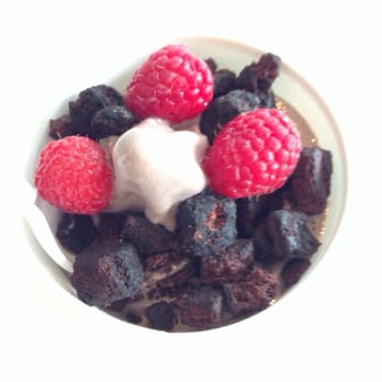 Pinkberry - Cookies and cream yogurt with brownies and raspberries. - Ice Cream & Frozen Yogurt Near Me - Westlake Hills, Texas Pinkberry - Cookies and cream yogurt with brownies and raspberries. - Ice Cream & Frozen Yogurt Near Me - Westlake Hills, Texas