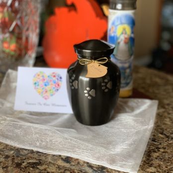 Only Cremations For Pets - Urn and sympathy card - Pet Transportation Near Me - Newport Beach, California Only Cremations For Pets - Urn and sympathy card - Pet Transportation Near Me - Newport Beach, California