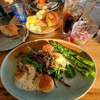 Driftwood Kitchen - Seared New Bedford Sea Scallops - Seafood Near Me - Laguna Beach, California Driftwood Kitchen - Seared New Bedford Sea Scallops - Seafood Near Me - Laguna Beach, California