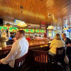 Brazen Head Pub - Bar seating