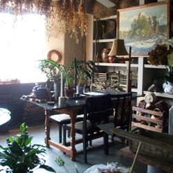 Hereford Andrew - Flowers - Flowers sold from a local shop in Brentwood, Missouri