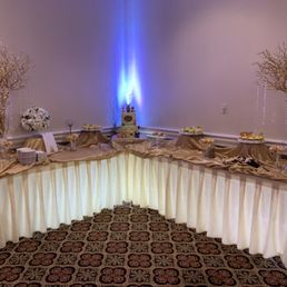 Dessert table!