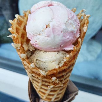 Jeni's Splendid Ice Creams - Seasonal holiday flavors - peppermint and pistachio macaron - Ice Cream & Frozen Yogurt Near Me - Naperville, Illinois Jeni's Splendid Ice Creams - Seasonal holiday flavors - peppermint and pistachio macaron - Ice Cream & Frozen Yogurt Near Me - Naperville, Illinois