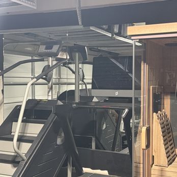 Mirror Mount Solutions - Mirror installation - Glass & Mirrors Near Me - Upland, California